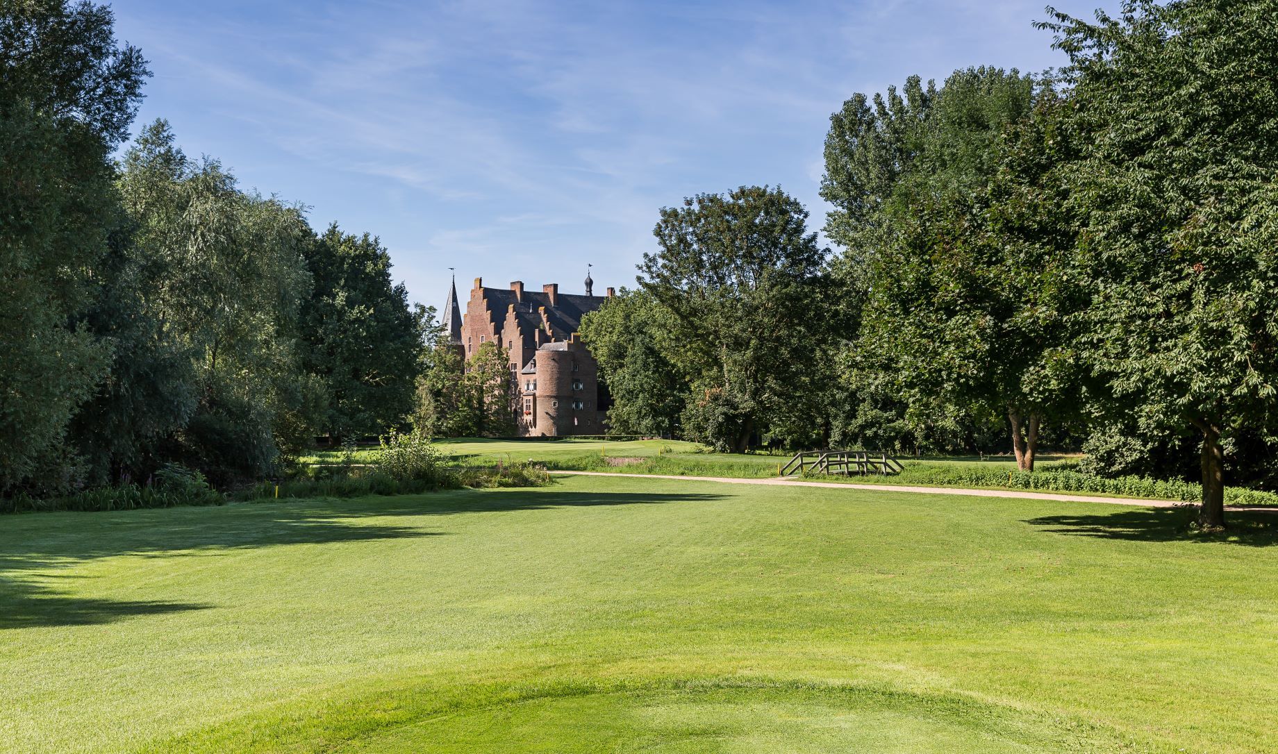 Idyll im linksrheinischen Raum: Golf Burg Konradsheim