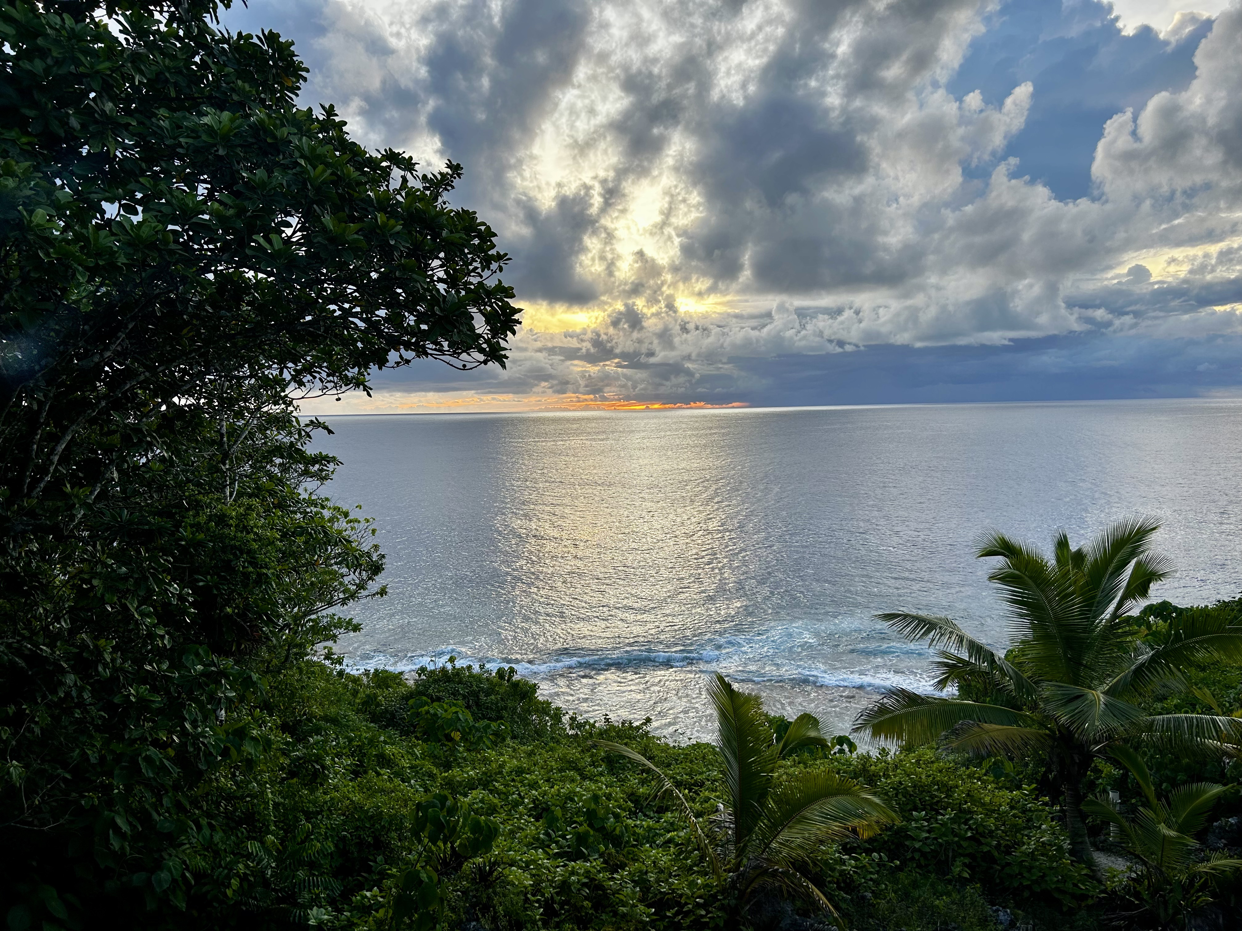 Blick vom Hotelzimmer auf den Sonnenuntergang