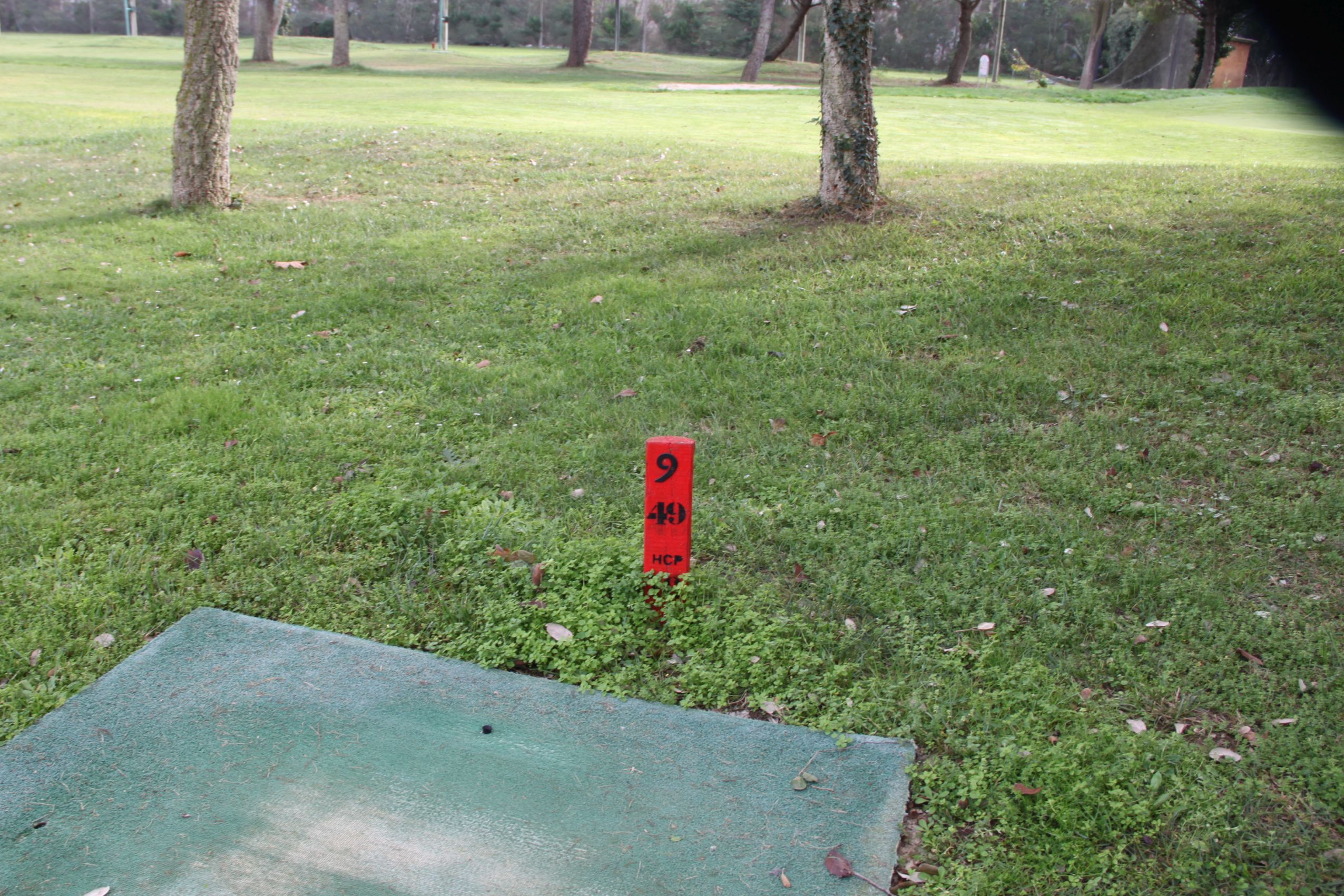 P&P Castello Empuriabrava: Abschlag auf strapazierfähriger Gummimatte 