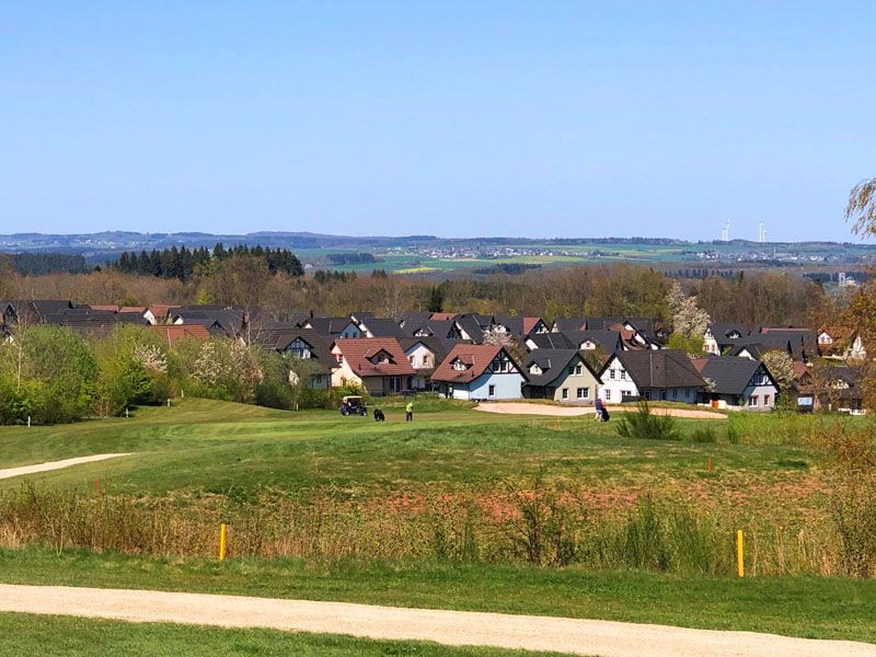 Fairways mit Fachwerk in Sichtweite