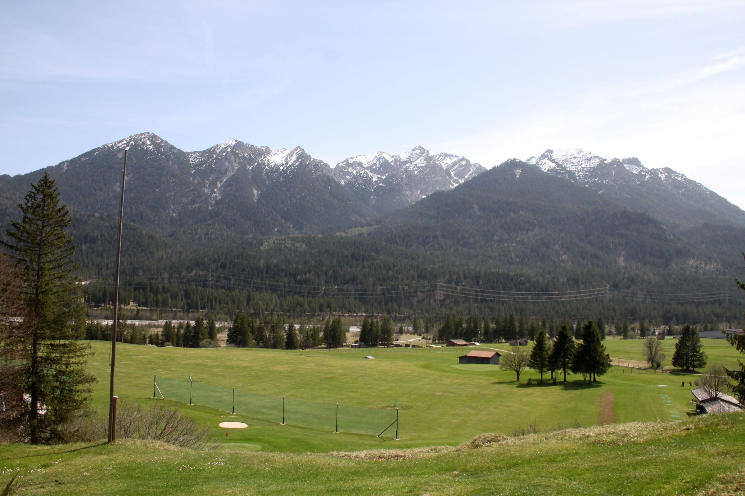 Die Berge immer Blick, nicht nur auf Bahn 1 ...
