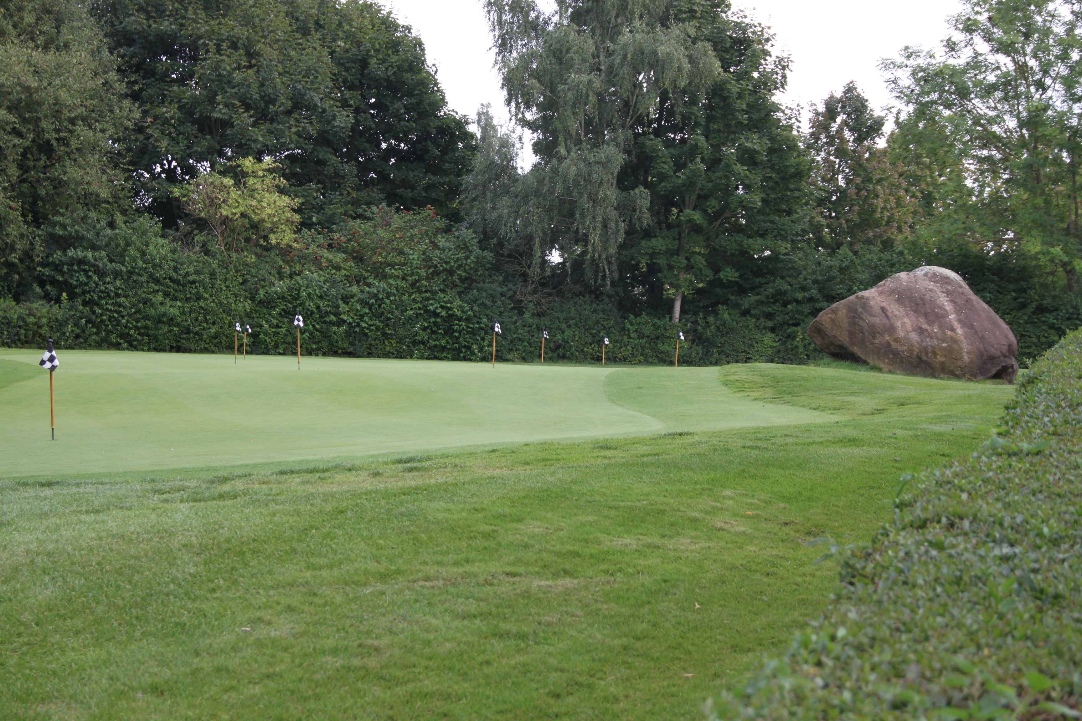 Putting Grün, natürlich mit Stein
