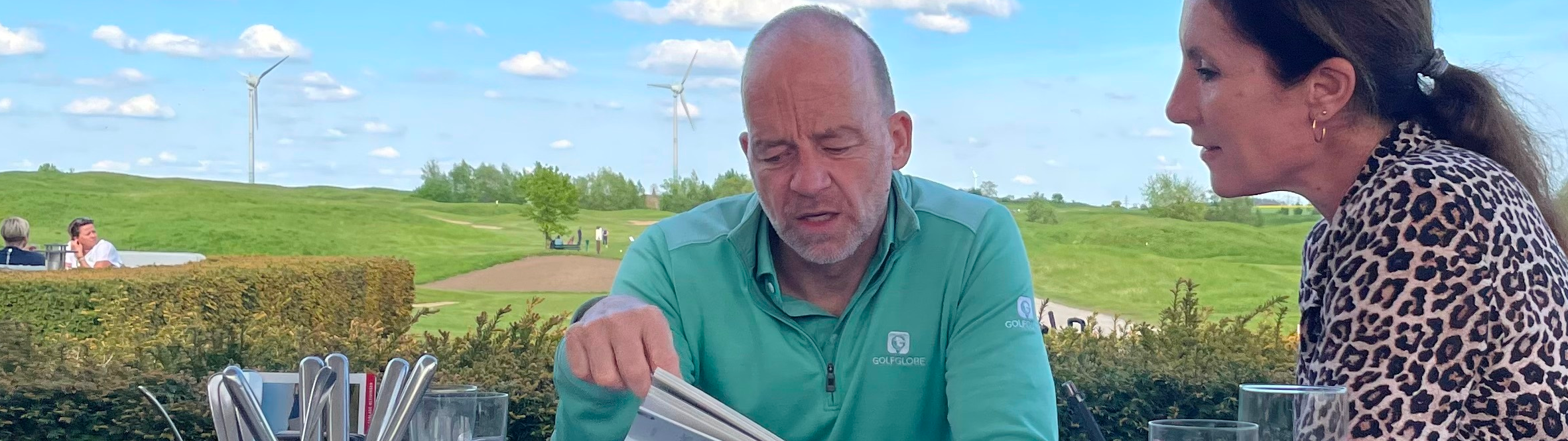 Mario Schomann gibt VcG-Redakteurin Imke Ulrich interessante Einblicke in den Golfreisemarkt 