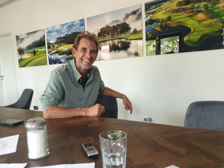 Sitzt selten: der unermüdliche Golfplatzdesigner Michael Blesch